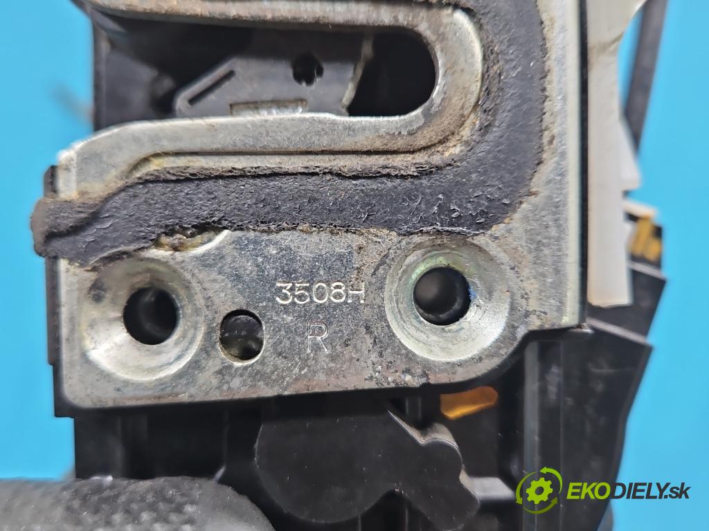 Kia Ceed I 2006-2012 2.0 crdi 140 hp manual 103 kW 1991 cm3 5- zámek zadní pravý