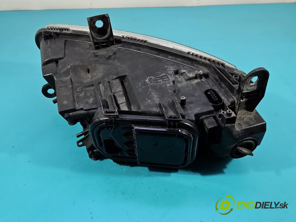Audi A6 C6 2004-2011 3.0 tdi 232KM automatic 171 kW 2967 cm3 5- Reflektor: ľavý  (Kľučka dverí ostatné)