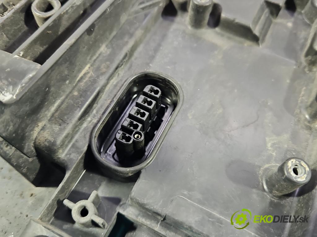 Audi A6 C6 2004-2011 3.0 tdi 232KM automatic 171 kW 2967 cm3 5- světlo pravý  (Pravé přední světlo)