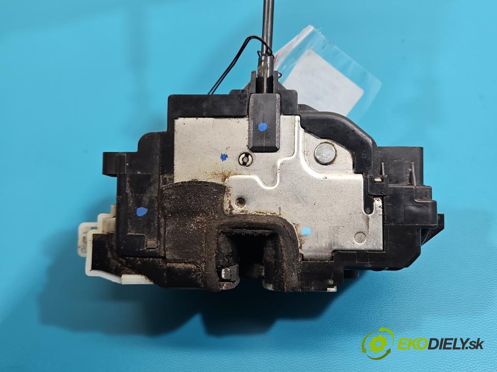 Kia Ceed I 2006-2012 2.0 crdi 140 hp manual 103 kW 1991 cm3 5- zámek přední levý