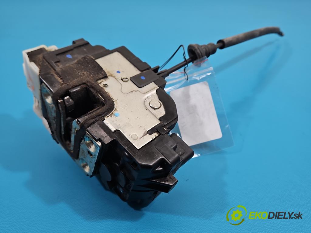 Kia Ceed I 2006-2012 2.0 crdi 140 hp manual 103 kW 1991 cm3 5- zámek přední levý 
