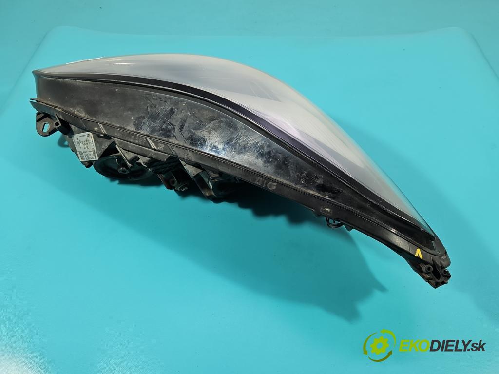 Opel Corsa E 2014-2019 1.4 16V 90 hp manual 66 kW 1398 cm3 5- světlo pravý 13381336 (Pravé přední světlo)