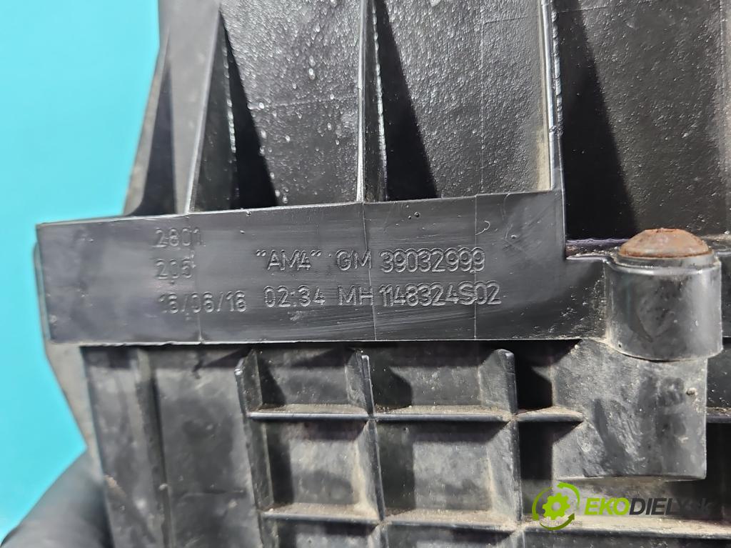 Opel Corsa E 2014-2019 1.4 16V 90 HP manual 66 kW 1398 cm3 5- obal filtra vzduchu 39032999 (Obal vzduchového filtra)