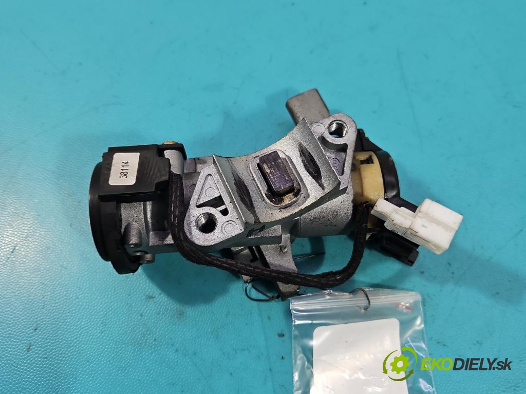 Mitsubishi Space star 1.6 16V 98 hp manual 72 kW 1584 cm3 5- spínací skříňka  (Spínací skříňka)