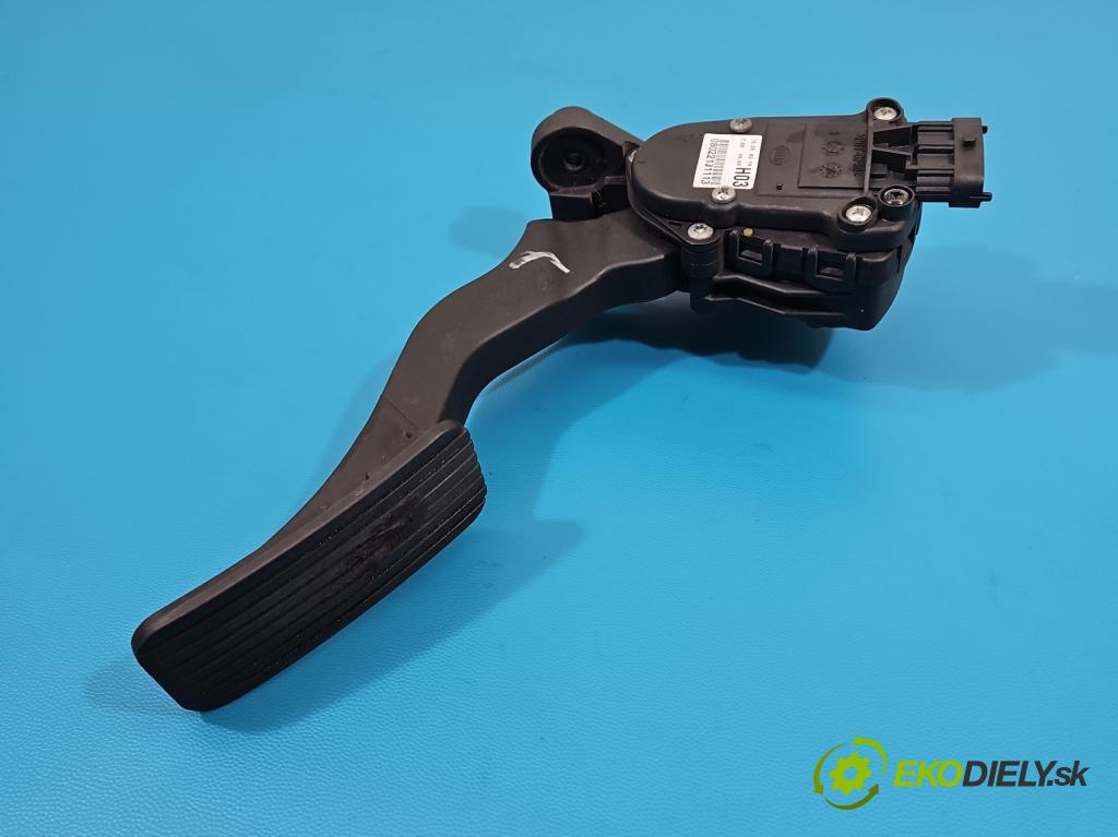 Kia Ceed I 2006-2012 2.0 crdi 140 hp manual 103 kW 1991 cm3 5- pedal plyn: potenciometr: 