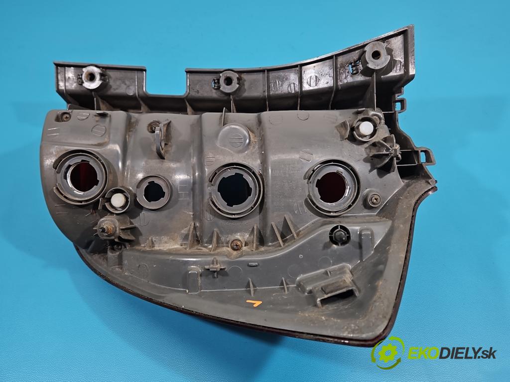 Kia Ceed I 2006-2012 2.0 crdi 140 hp manual 103 kW 1991 cm3 5- světlo zadní levé 92401-1H3 (Klika dveří ostatní)