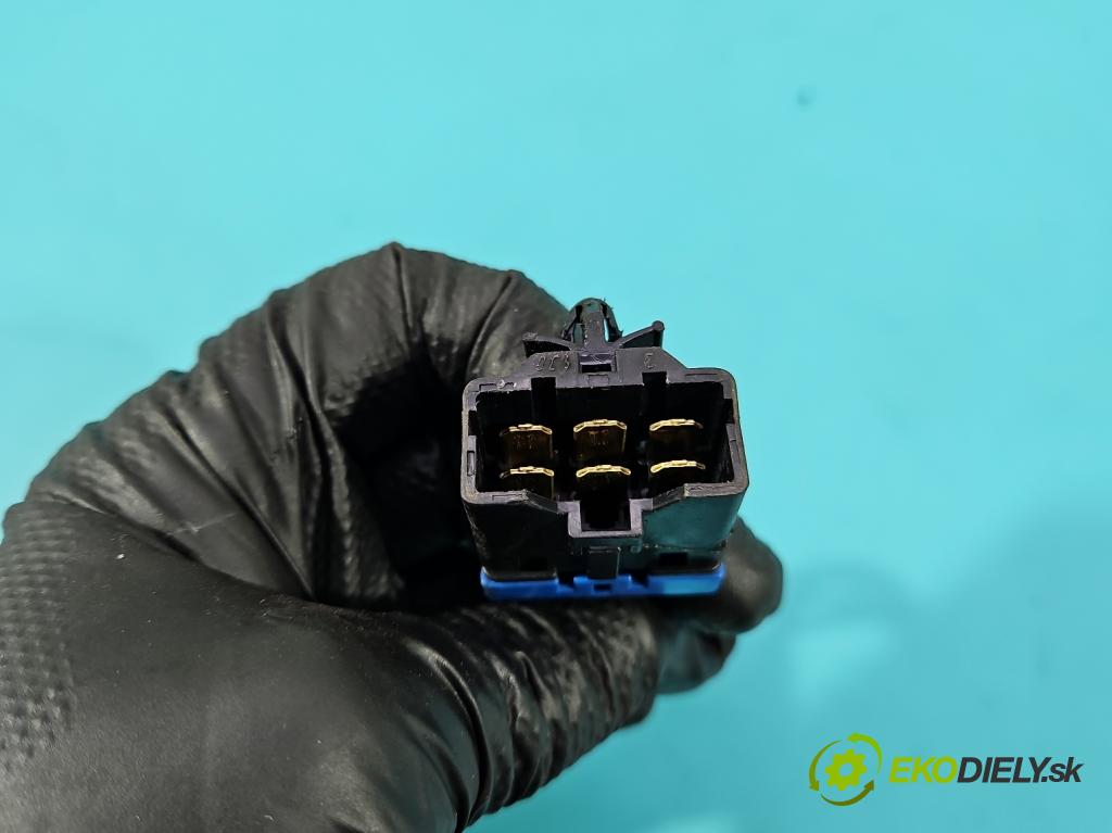 Kia Ceed I 2006-2012 2.0 crdi 140 hp manual 103 kW 1991 cm3 5- spínací skříňka  (Spínací skříňka)