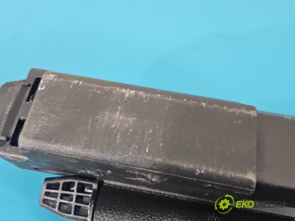 Opel Astra V  2015-2022 1.5 cdti 122 hp manual 90 kW 1496 cm3 5- roleta  (Roleta zavazadlového prostoru)