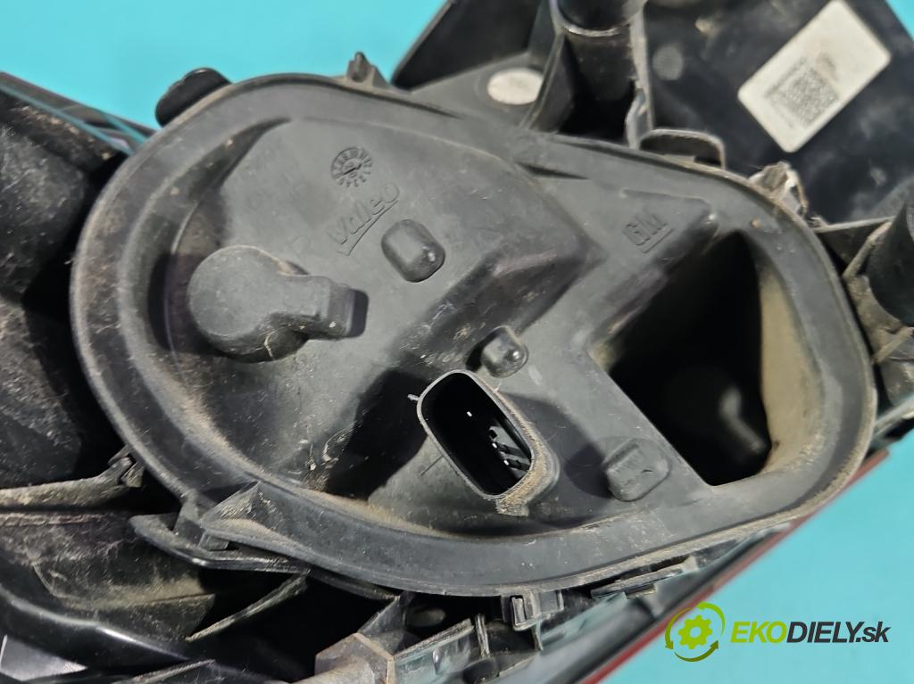 Opel Astra V  2015-2022 1.5 cdti 122 HP manual 90 kW 1496 cm3 5- svetlo / reflektor zadné pravé 39077375 (Kľučka dverí ostatné)