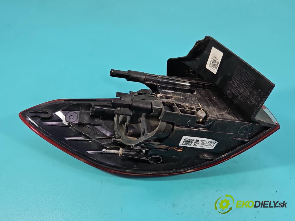 Opel Astra V  2015-2022 1.5 cdti 122 HP manual 90 kW 1496 cm3 5- svetlo / reflektor zadné pravé 39077375 (Kľučka dverí ostatné)