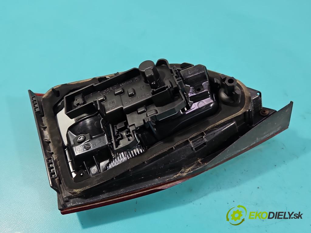 Opel Astra V  2015-2022 1.5 cdti 122 HP manual 90 kW 1496 cm3 5- svetlo / reflektor zadné pravé 39077381 (Kľučka dverí ostatné)