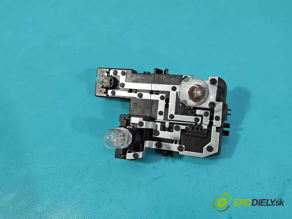 Opel Astra V  2015-2022 1.5 cdti 122 HP manual 90 kW 1496 cm3 5- svetlo / reflektor zadné ľavé 39077378 (Kľučka dverí ostatné)