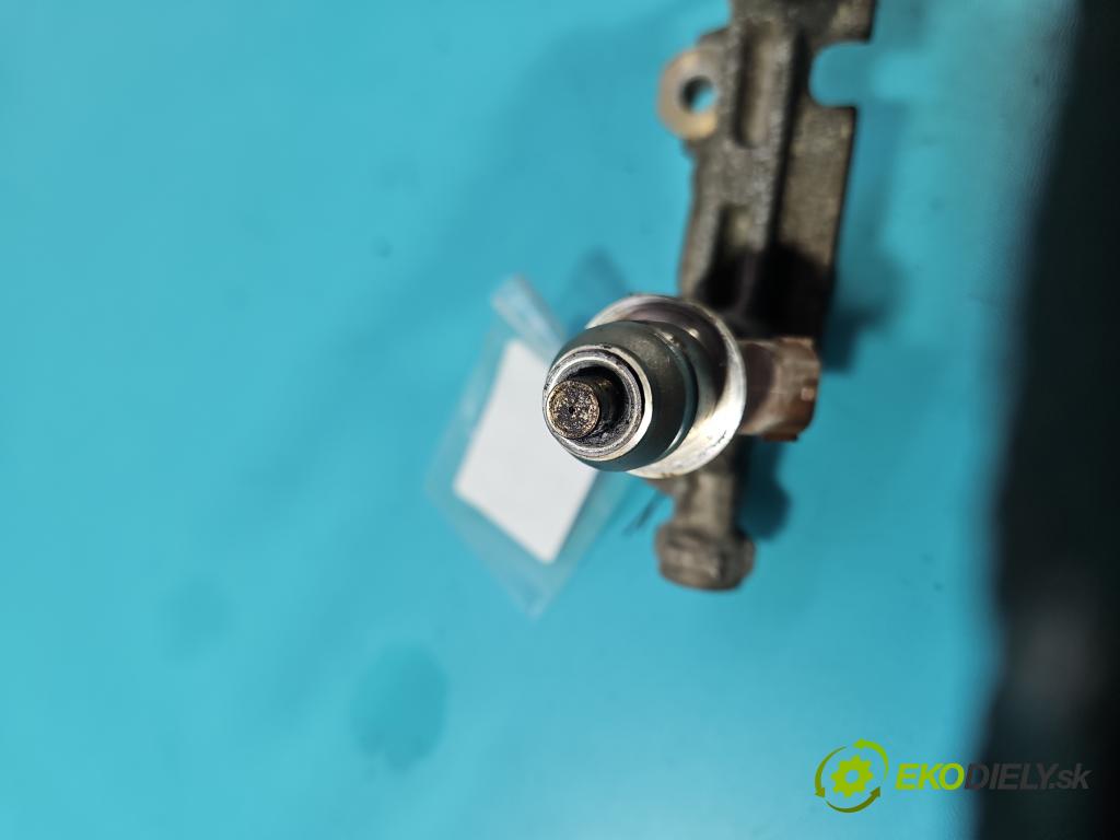 Mitsubishi Pajero Pinin 1998-2007 2.0 GDI 129 HP manual 95 kW 1999 cm3 5- vstrek E7T05072 (Vstrekovač paliva)