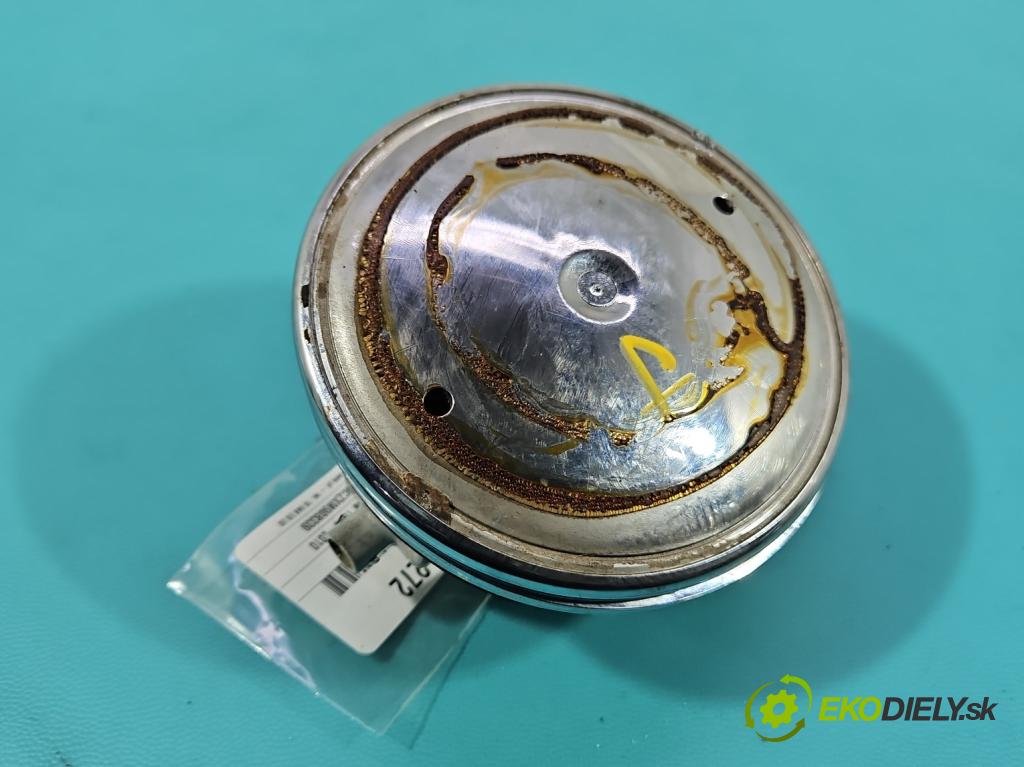 Vw New Beetle 1998-2010 2.0 8V 116 hp manual 85 kW 1984 cm3 3- klika kufrových dveří zadní 1C0827297C