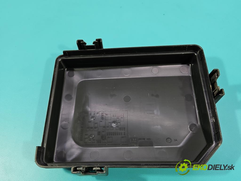 Opel Astra V  2015-2022 1.5 cdti 122 hp manual 90 kW 1496 cm3 5- skříňka pojistková 15514069 (Pojistková skříňka)