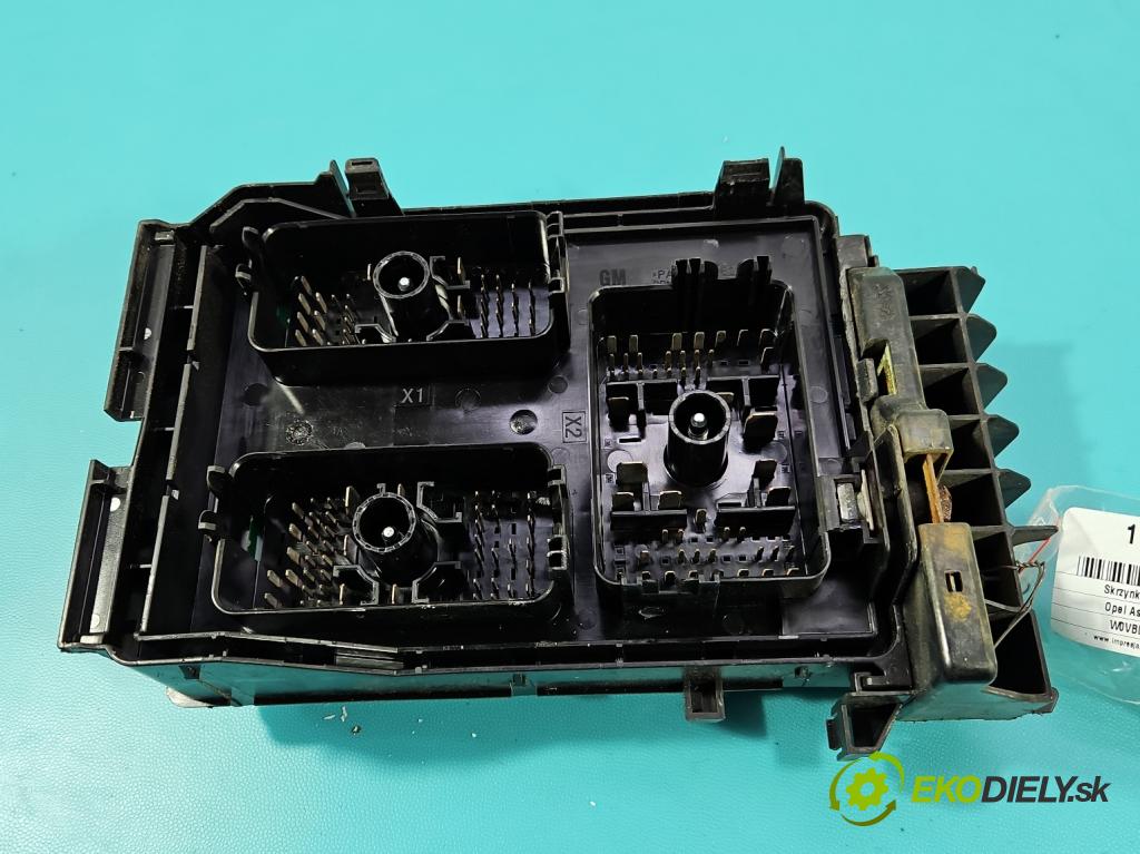 Opel Astra V  2015-2022 1.5 cdti 122 hp manual 90 kW 1496 cm3 5- skříňka pojistková 15514069 (Pojistková skříňka)