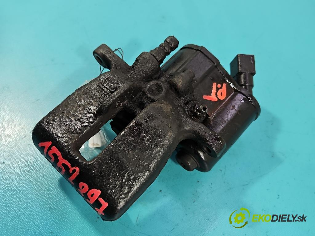 Audi A6 C6 2004-2011 3.0 tdi 232KM automatic 171 kW 2967 cm3 5- brzdič zadné pravý  (Kľučka dverí ostatné)