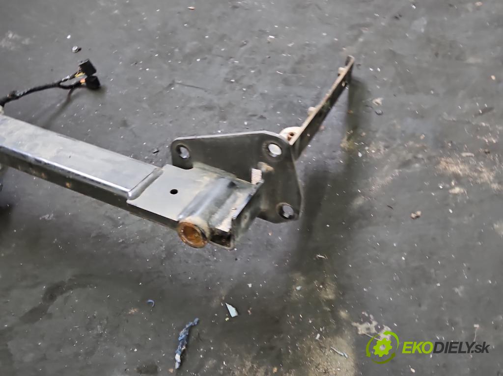 Opel Astra V  2015-2022 1.5 cdti 122 hp manual 90 kW 1496 cm3 5- oko tažné  (Tažné zařízení)