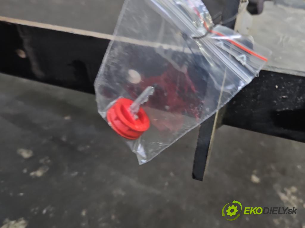 Opel Astra V  2015-2022 1.5 cdti 122 hp manual 90 kW 1496 cm3 5- oko tažné  (Tažné zařízení)