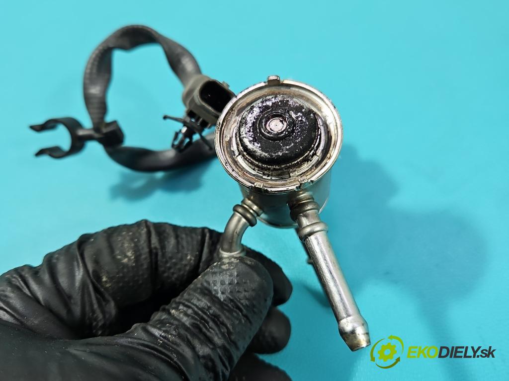 Opel Astra V  2015-2022 1.5 cdti 122 HP manual 90 kW 1496 cm3 5- vstrek 55485257 (Vstrekovač paliva)