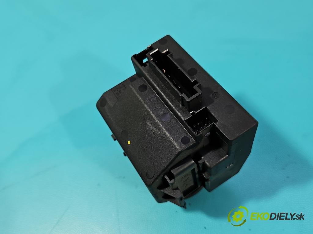 Mercedes C W203 2000-2007 1.8 kompressor 143 HP manual 105 kW 1796 cm3 4- Spínačka 2095450508 (Spínacia skrinka)