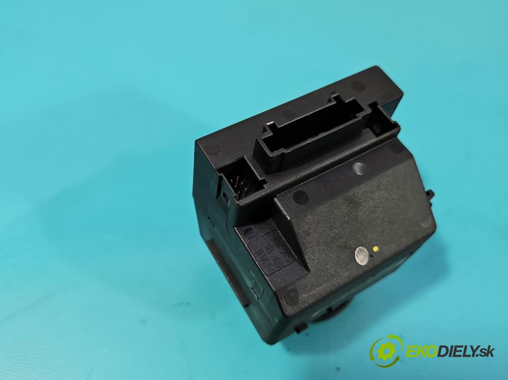 Mercedes C W203 2000-2007 1.8 kompressor 143 HP manual 105 kW 1796 cm3 4- Spínačka 2095450508 (Spínacia skrinka)