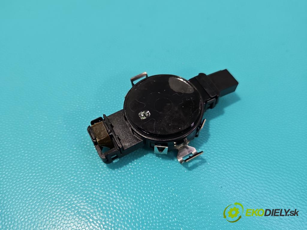 Skoda Kamiq 1.0 TSI 116 HP automatic 85 kW 999 cm3 5- snímač déšť: 81A907658 (Snímač dažďa)