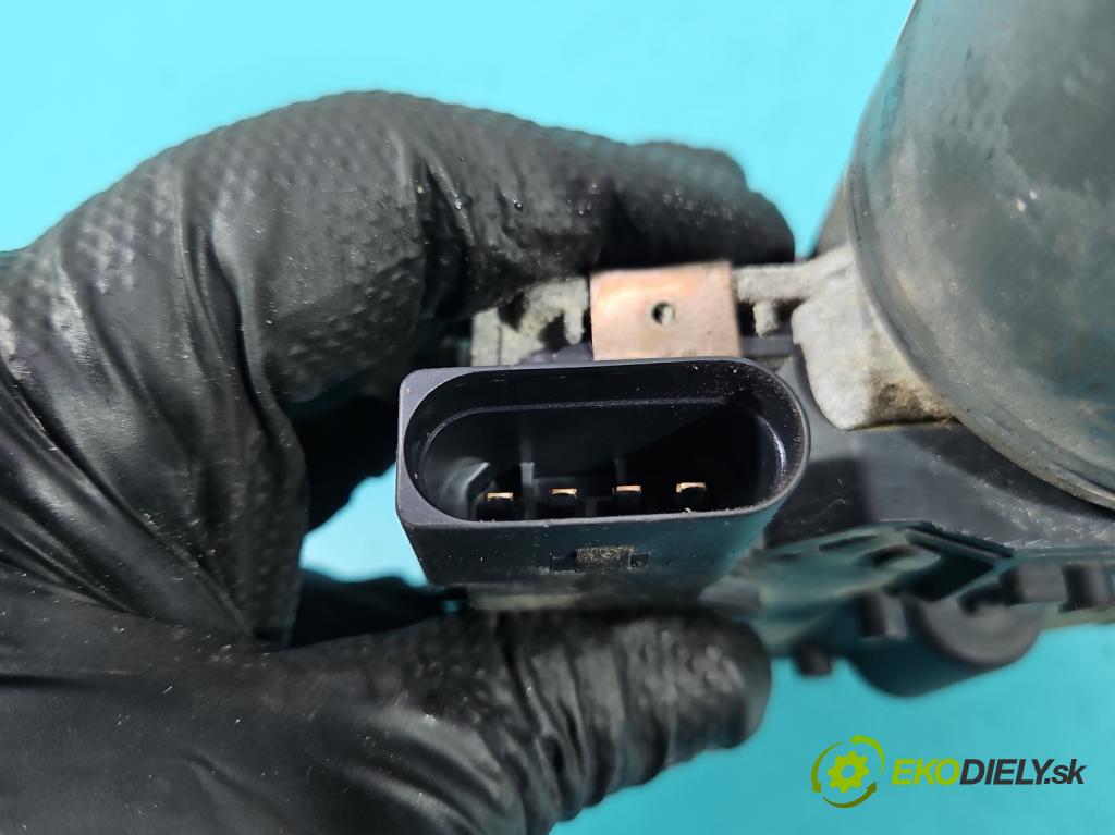 Audi A6 C6 2004-2011 3.0 tdi 232KM automatic 171 kW 2967 cm3 5- motor stieračov predné 0390241984