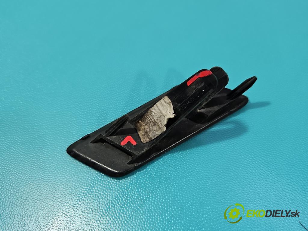 Land rover Discovery Sport 2014-2019 L550 2.0d 150 hp automatic 110 kW 1999 cm3 5- Zaślepka: ostřikovačů levé FK72-13W024-A