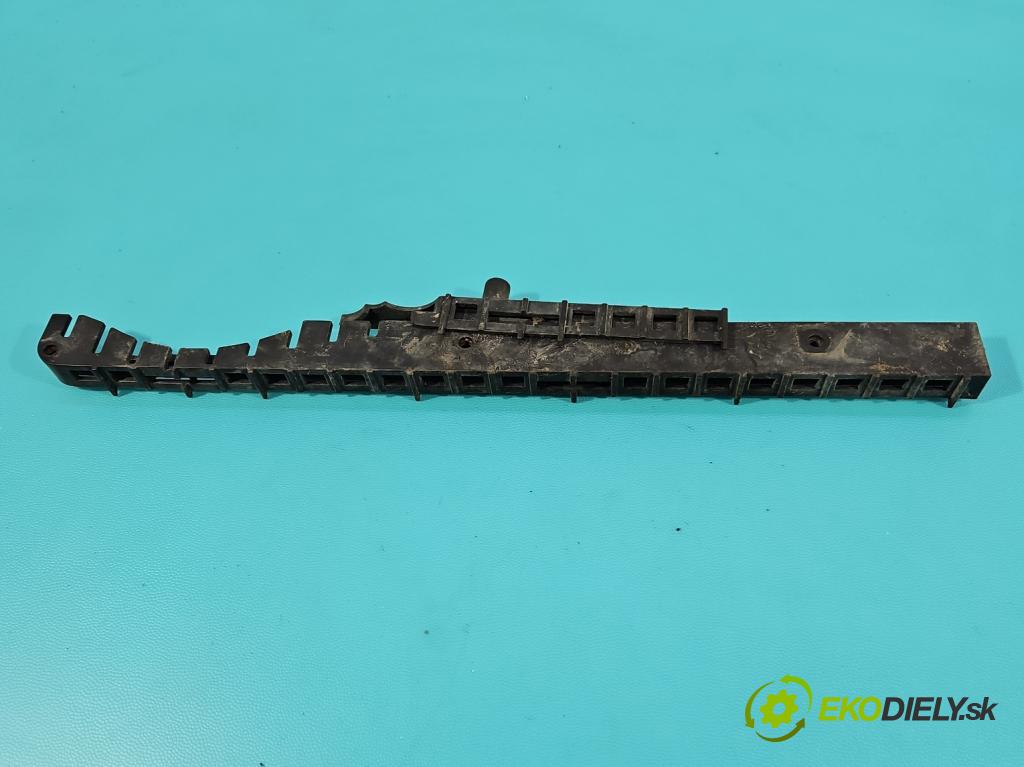 Land rover Discovery Sport 2014-2019 L550 2.0d 150 hp automatic 110 kW 1999 cm3 5- Upevnění: 00207405-02