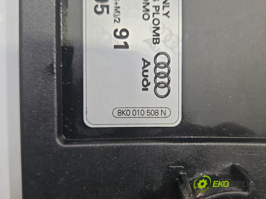 Audi A4 B9 2015-2024 2.0 TFSI 252KM automatic 185 kW 1984 cm3 4- Klapka nalévání paliva 8K0010508N (Klika dveří ostatní)