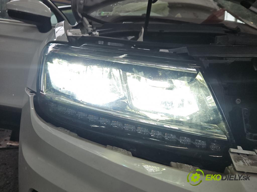 Vw Tiguan II 2016-2024 1.5 TSI 150 hp automatic 110 kW 1498 cm3 5- světlo pravý 5NB941036E (Pravé přední světlo)