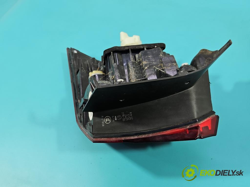 Vw Tiguan II 2016-2024 1.5 TSI 150 hp automatic 110 kW 1498 cm3 5- světlo zadní pravé 5NA945096D (Klika dveří ostatní)