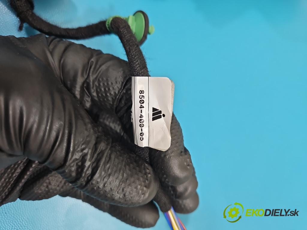 Vw Tiguan II 2016-2024 1.5 TSI 150 HP automatic 110 kW 1498 cm3 5- zrkadlo pravé  (Kľučka dverí ostatné)