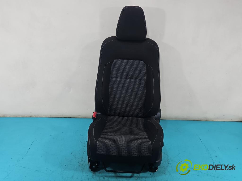 Toyota Auris II 2012-2018 1.8 hybrid 99 HP automatic 73 kW 1798 cm3 5- Sedačka ľavý  (Sedadlo)