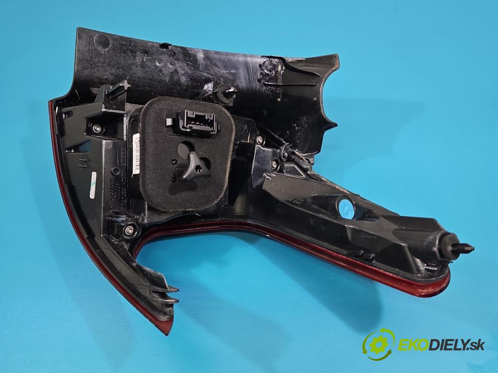 Peugeot 2008 I 2013-2019 1.2 12V 131 HP manual 96 kW 1199 cm3 5- svetlo / reflektor zadné ľavé 9826730480 (Kľučka dverí ostatné)