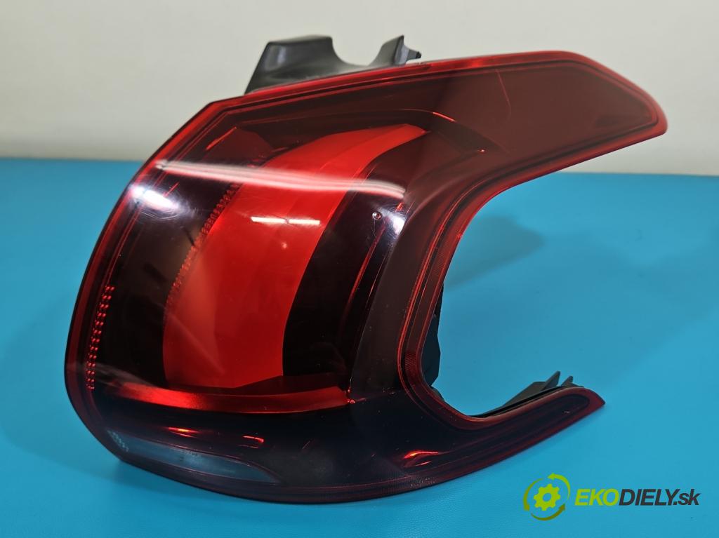 Peugeot 2008 I 2013-2019 1.2 12V 131 HP manual 96 kW 1199 cm3 5- svetlo / reflektor zadné pravé 9826730380 (Kľučka dverí ostatné)