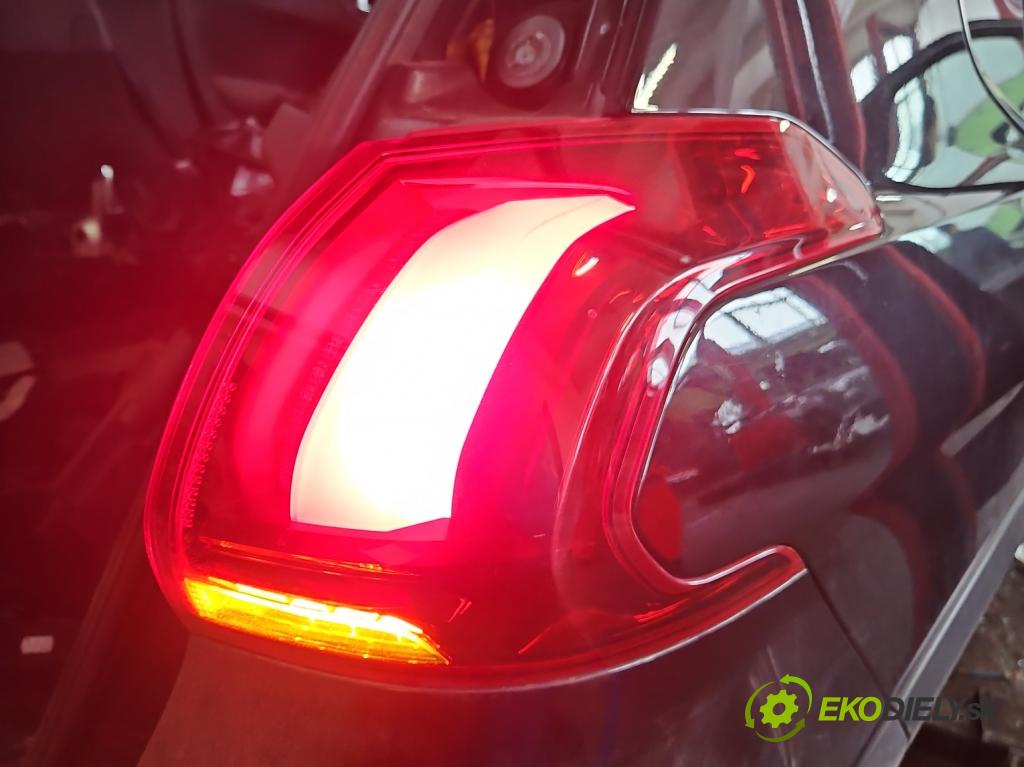 Peugeot 2008 I 2013-2019 1.2 12V 131 HP manual 96 kW 1199 cm3 5- svetlo / reflektor zadné pravé 9826730380 (Kľučka dverí ostatné)
