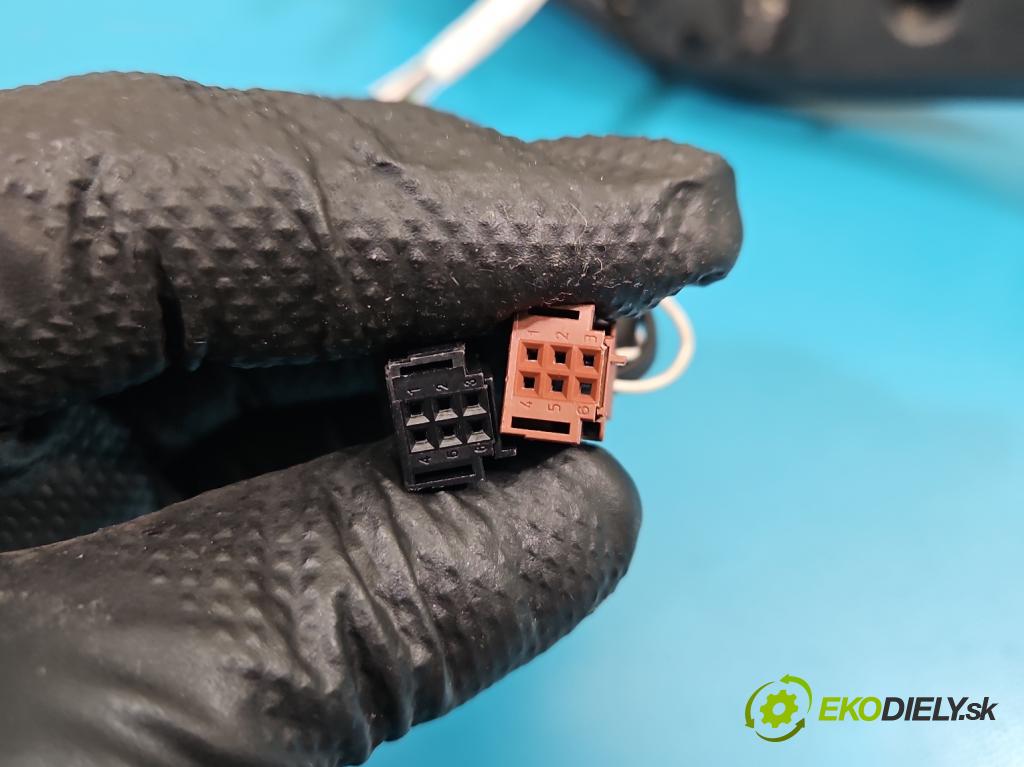 Peugeot 2008 I 2013-2019 1.2 12V 131 HP manual 96 kW 1199 cm3 5- zrkadlo ľavé  (Kľučka dverí ostatné)