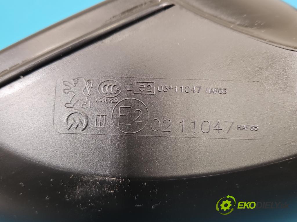 Peugeot 2008 I 2013-2019 1.2 12V 131 HP manual 96 kW 1199 cm3 5- zrkadlo ľavé  (Kľučka dverí ostatné)