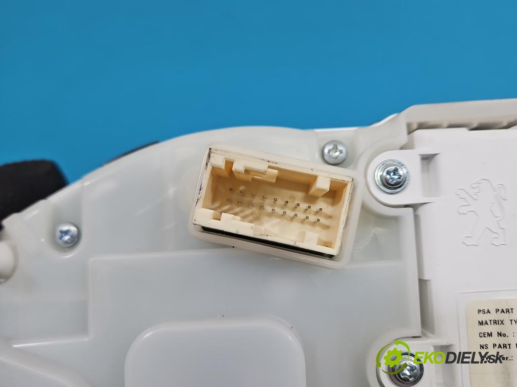 Peugeot 2008 I 2013-2019 1.2 12V 131 HP manual 96 kW 1199 cm3 5- prístrojovka/ budíky 9824707380 (Prístrojová doska)