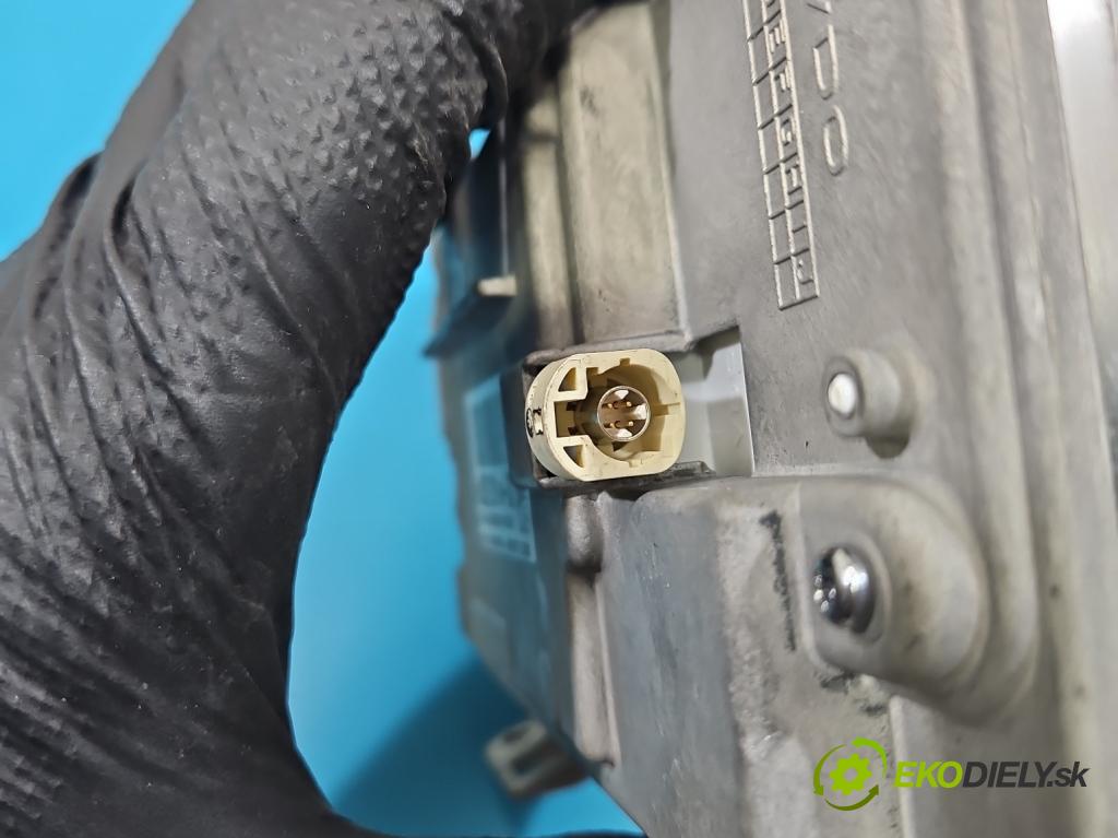 Peugeot 2008 I 2013-2019 1.2 12V 131 HP manual 96 kW 1199 cm3 5- Zobrazit: 9825029180 (Prístrojová doska)