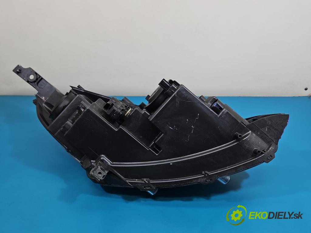 Peugeot 2008 I 2013-2019 1.2 12V 131 HP manual 96 kW 1199 cm3 5- Reflektor: ľavý 9825313980 (Kľučka dverí ostatné)