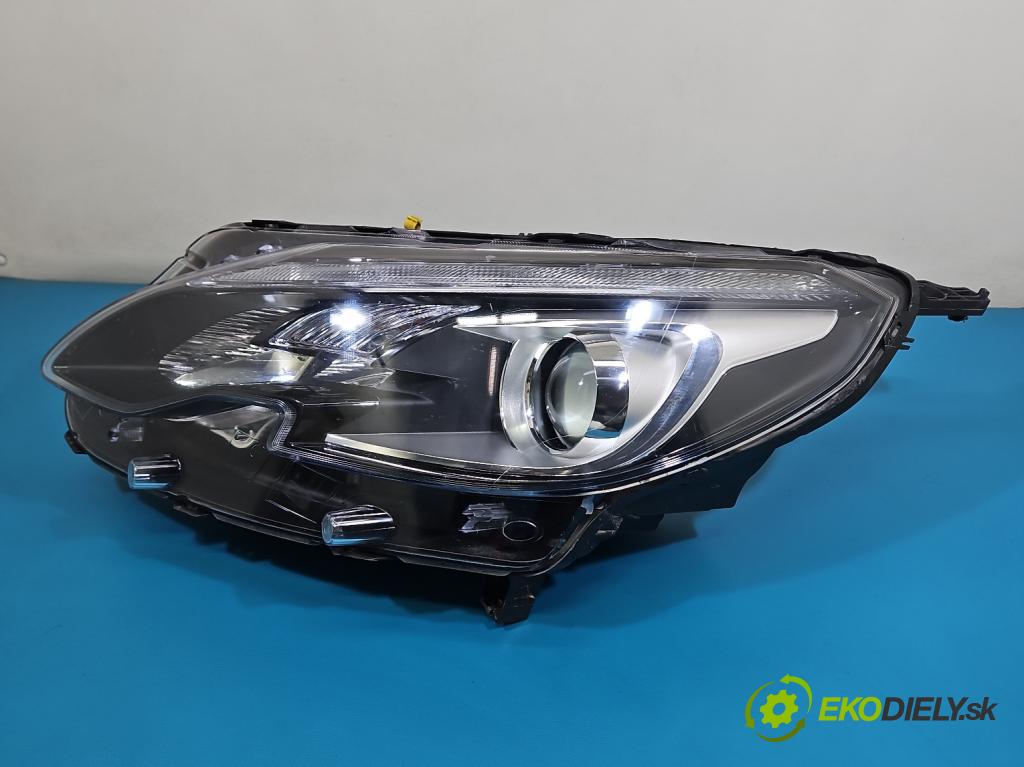 Peugeot 2008 I 2013-2019 1.2 12V 131 HP manual 96 kW 1199 cm3 5- Reflektor: ľavý 9825313980 (Kľučka dverí ostatné)