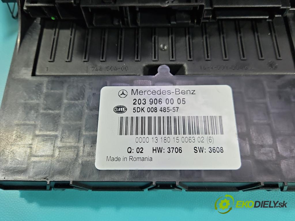 Mercedes C W203 2000-2007 1.8 kompressor 143 hp manual 105 kW 1796 cm3 4- skříňka pojistková 2039060005 (Pojistková skříňka)