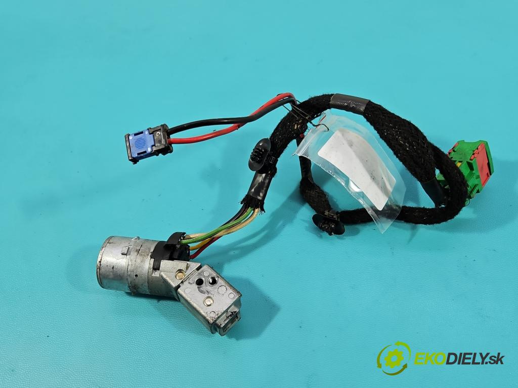 Peugeot 307 2.0 hdi 109 HP manual 80 kW 1997 cm3 5- Spínačka  (Spínacia skrinka)