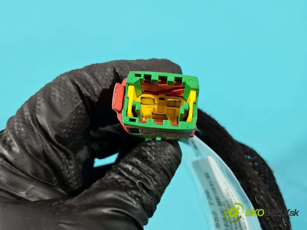 Peugeot 307 2.0 hdi 109 HP manual 80 kW 1997 cm3 5- Spínačka  (Spínacia skrinka)