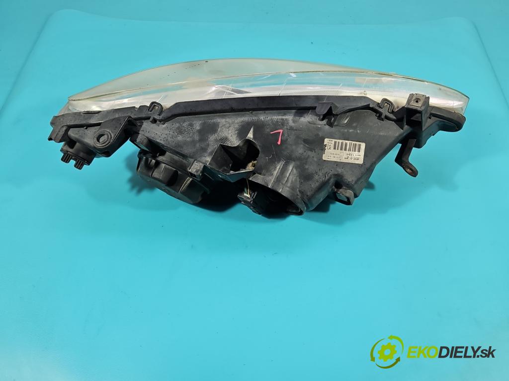 Peugeot 307 2.0 hdi 109 HP manual 80 kW 1997 cm3 5- Reflektor: ľavý (Kľučka dverí ostatné)