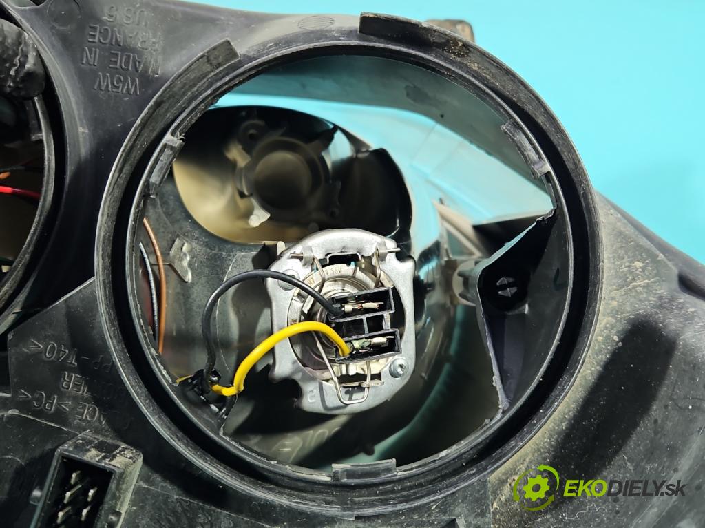Peugeot 307 2.0 hdi 109 HP manual 80 kW 1997 cm3 5- Reflektor: ľavý (Kľučka dverí ostatné)