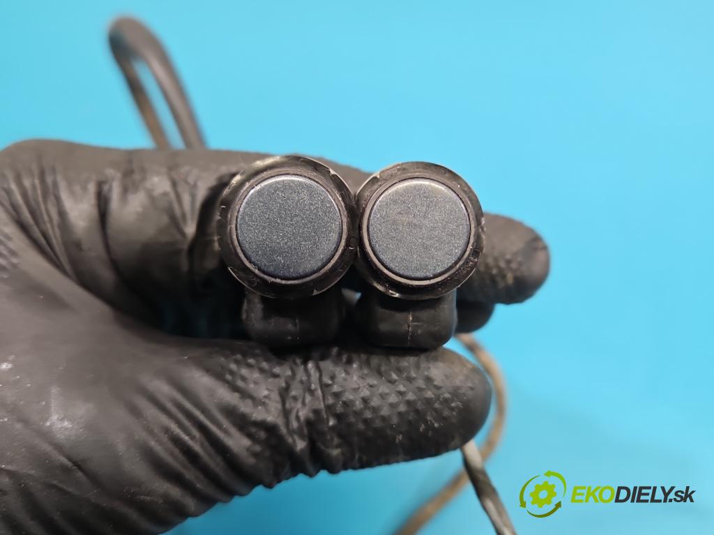 Audi A4 B8 2007-2015 2.0 tdi 136hp manual 100 kW 1968 cm3 4- snímač parkování 8K0971104C